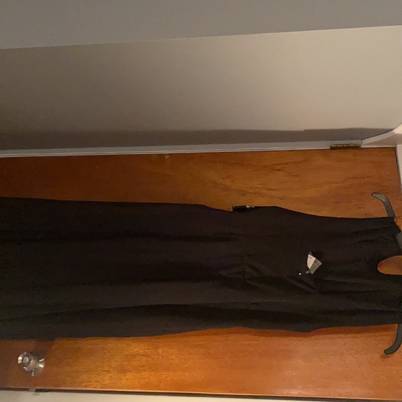 Adorable black jumpsuit - Picture 2 of 4